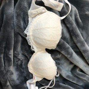 White Lace Victoria’s Secret push up bra